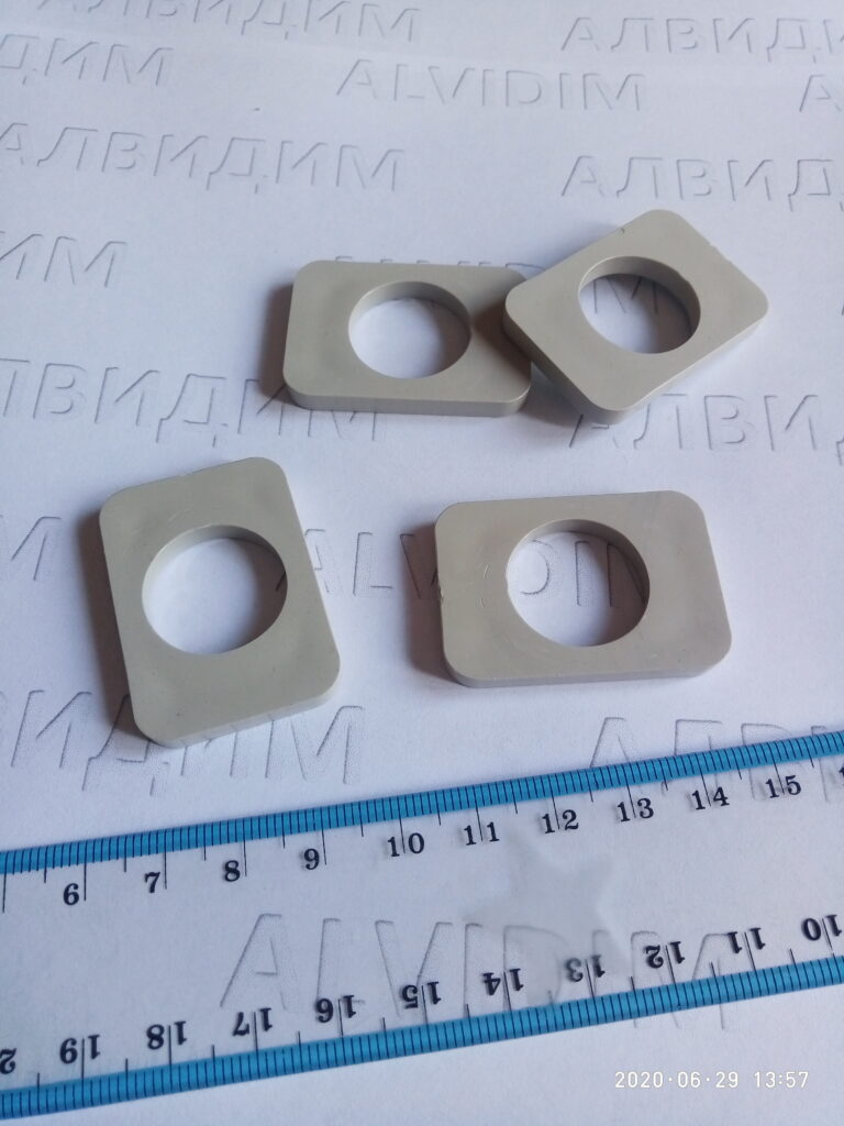 Изделие из пластика.